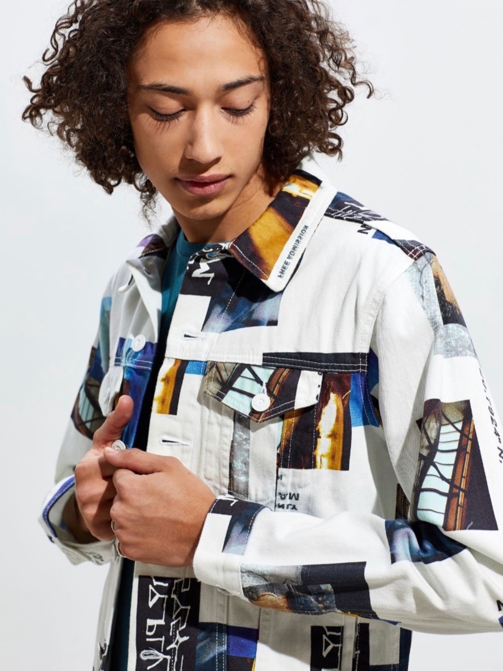 Urban Outfitters BDG Men’s “Pictures” Patterned Denim Jacket - Picture 5 of 6